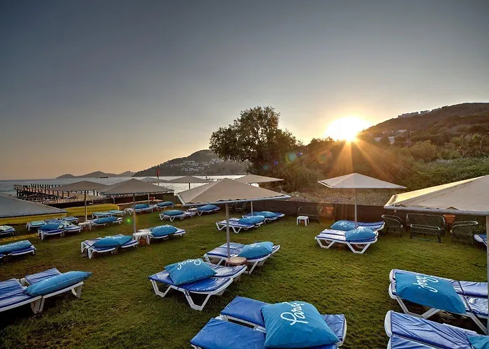 Golden Age Crystal Отель Бодрум